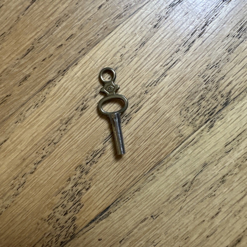 Vintage/Antique Size 4 Pocket Watch Fob Pocket Watch Winding Key